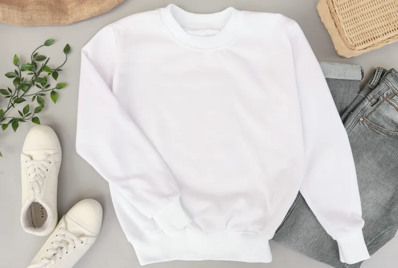 Camisas brancas dobradas